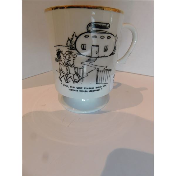 HUMEROUS CURLING MUG