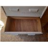 Image 5 : Vintage, white-painted waterfall-style chest of drawers featuring rounded top edges and double-handl