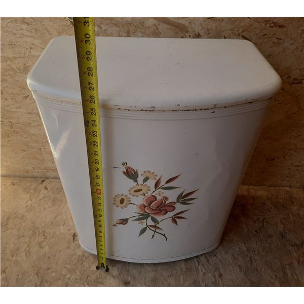 Vintage white metal Laundry Basket. (Height 25.5" X Length 20.5" X Breadth 12.5")