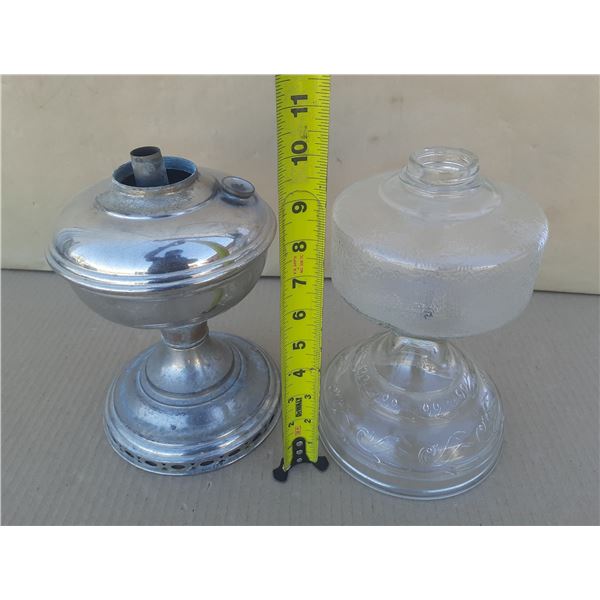 Vintage Metal and Glass Lamp.