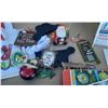 Image 3 : Assortment of vintage and retro Christmas items, including boxed glass tree ornaments, greeting card