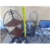Image 4 : Collection of Home Décor Items.