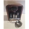 Image 4 : Vintage 1930s wooden "tombstone" style tube radio, similar to models produced by manufacturers like 