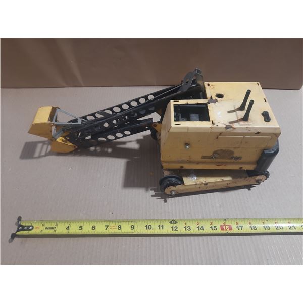 Vintage pressed steel Tonka dragline crane or excavator toy.