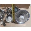 Image 5 : (4) Heat Lamps and (1) Head Pad. (Untested All)