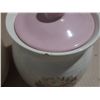 Image 3 : Set of four ceramic or porcelain kitchen storage canisters in graduating sizes with white bodies, pi