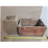 Image 1 : Vintage Canada Dry Wooden Crate and Battery Jar (Crack from Bottom - See Photo)