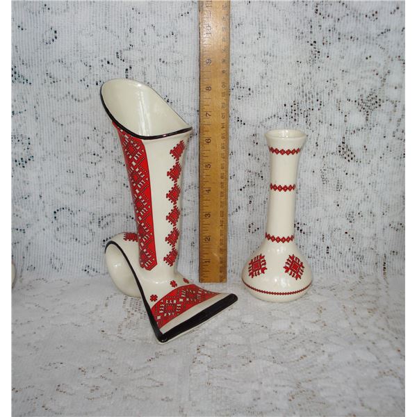 Pair Ukranian Vases