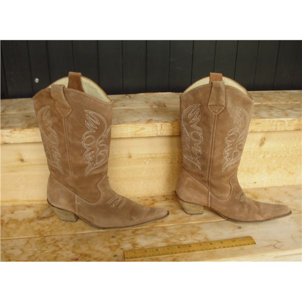 Pair Brown Western Boots