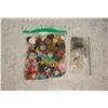 Image 1 : Collection Vintage/Antique Buttons Incl 19th Cent Glass and Carved MOP
