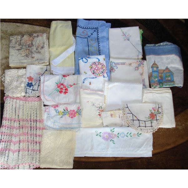 Assorted Linens  Appear Nice Vintage Condition However Lot Not Examined