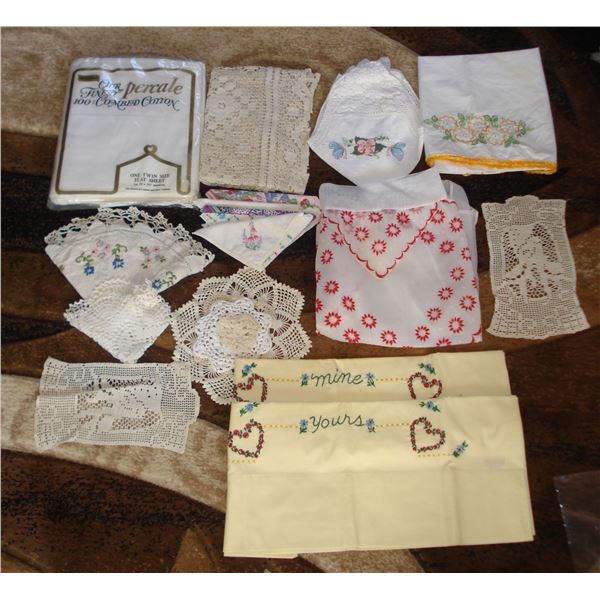 Linens  Appear Nice Vintage Condition But Not Examined