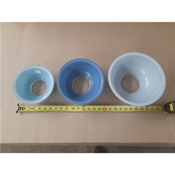 Set of blue Pyrex bowls
