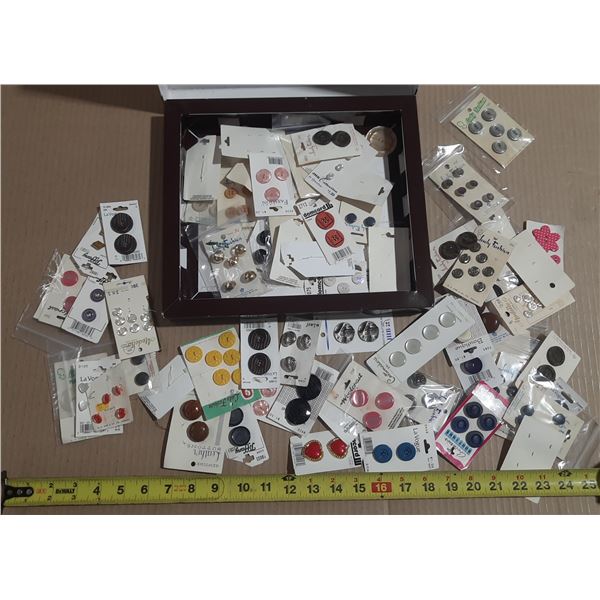 Lot of vintage button cards