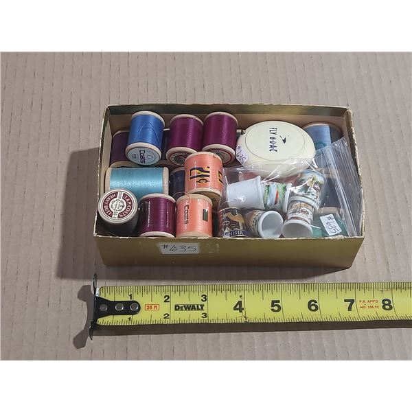 Lot of vintage sewing spools, some mint/6 thimbles/vintage tape measure