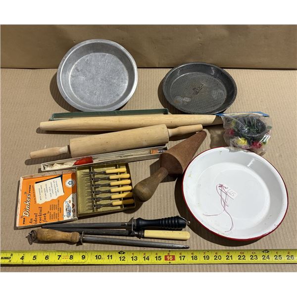 Lot of kitchenware