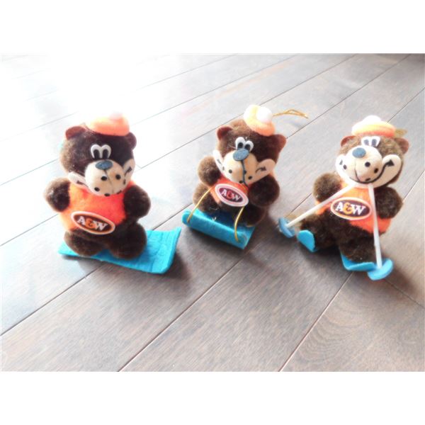 3 WINTER SCENE A&W ROOTBEAR CRISTMAS ORNAMENTS