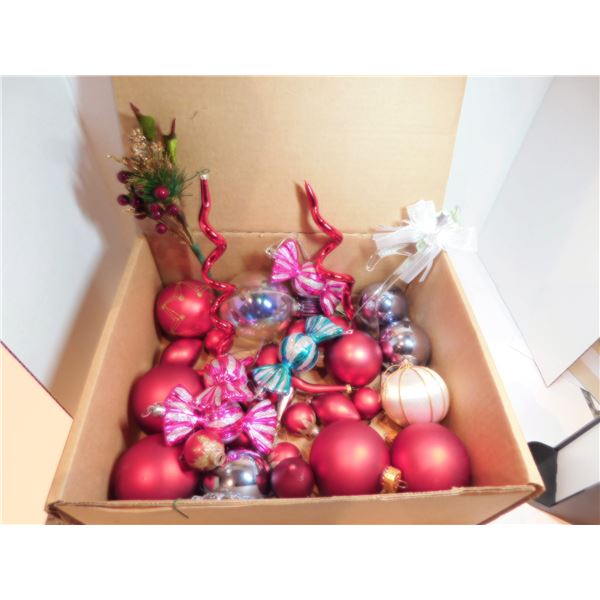 GLASS AND MISCELLANEOUS CHRISTMAS ORNAMENTS