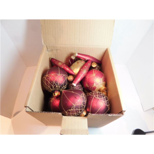 GLASS CHRISTMAS ORNAMENTS