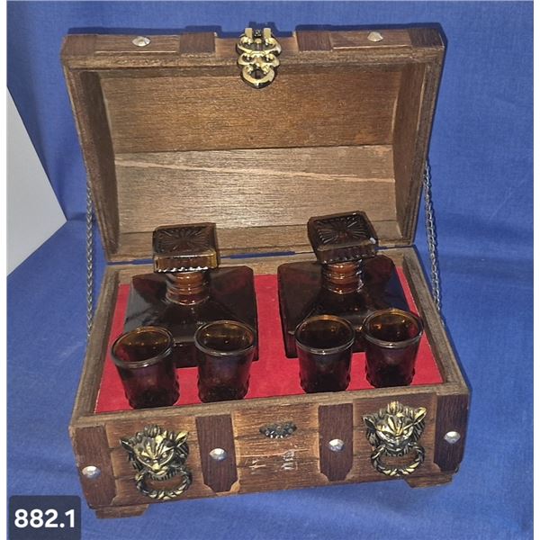 MCM bar set in solid wood case, no chips or cracks