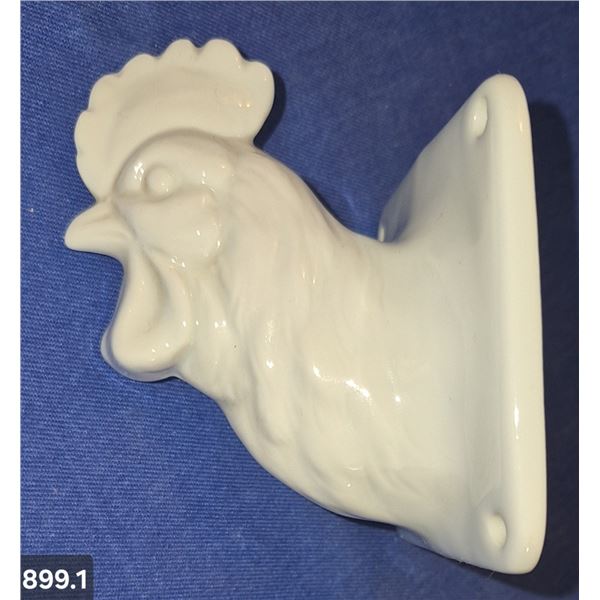 Ironstone kitchen wall-mounted towel holder of a rooster bust, rare item