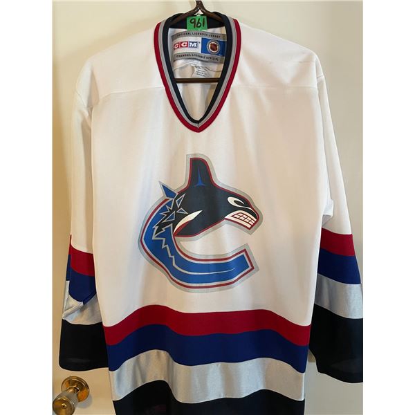 Vintage CCM Vancouver Canuck Orca Logo Hockey Jersey, Size Med