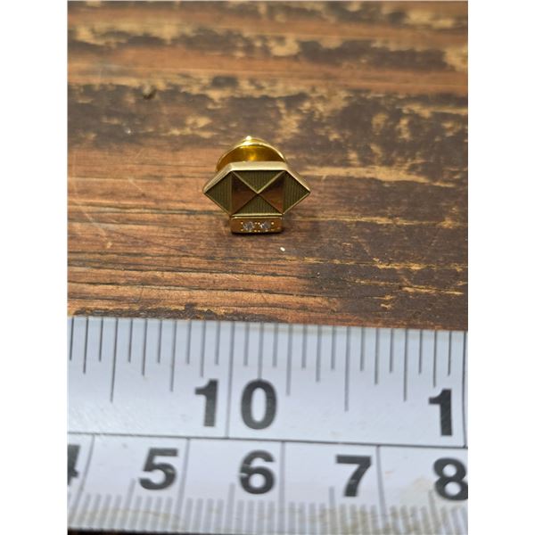 10K Gold Tie Pin (marked) w/ Stones (possibly diamond cannot verify)