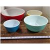 Image 2 : Vintage Pyrex Mixing Bowl 4-pc Set