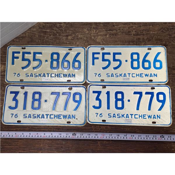 (4) 1976 Sask Licence Plates (2 Matching Sets)