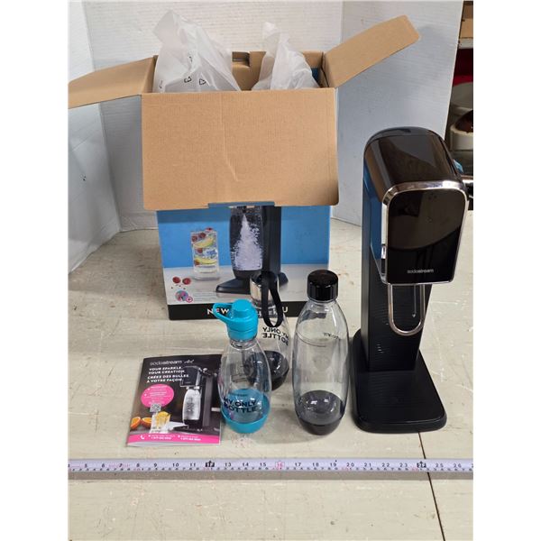 Soda Stream Art w/ Extra Bottles in Box – Working