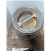 Image 3 : Antique Cream Can