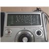 Image 3 : Vintage Holiday Model 2318 multi-band radio receiver. (Untested)