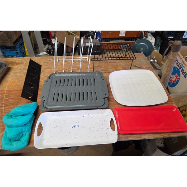 Assorted Household/Kitchen Lot