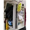 Image 2 : Fishing tackle box and net
