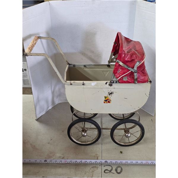 Vintage doll carriage