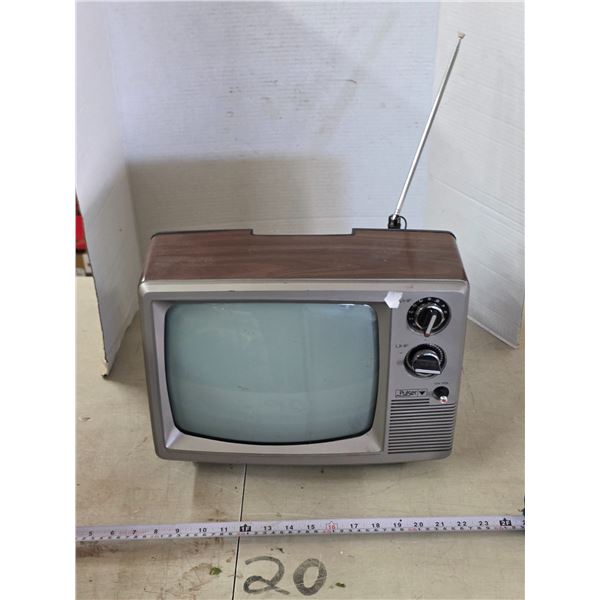 1984 box tv with antenna- untested