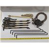 Image 2 : Vintage Metal Swing-Out Curtain Rods, Metal Décor