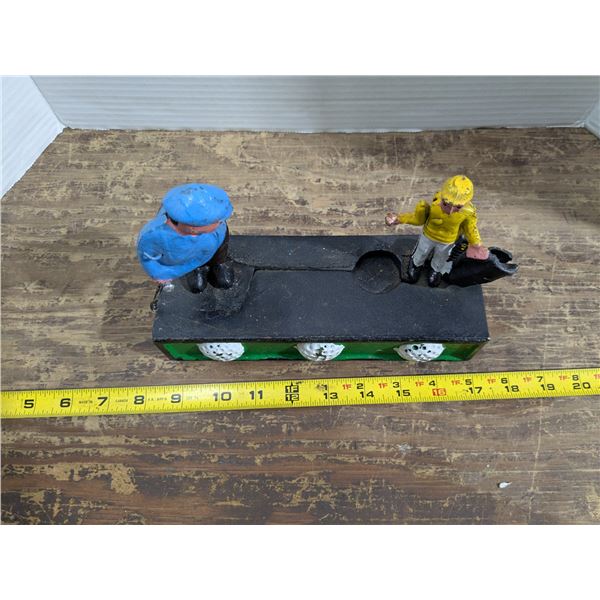 Vintage cast iron coin bank, Golfer