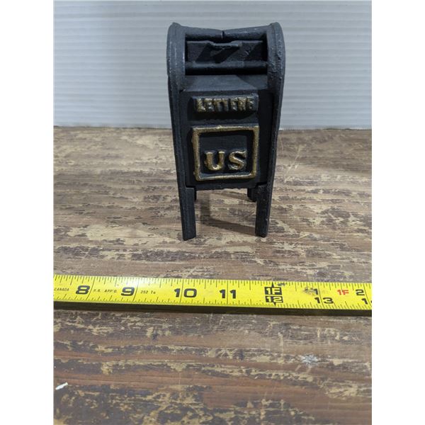 Vintage cast iron coin bank, Mail box