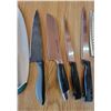 Image 3 : (17) Knives + Cutting Board
