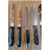 Image 5 : (17) Knives + Cutting Board