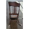 Image 3 : Antique Press-Back Oak Rocking Chair