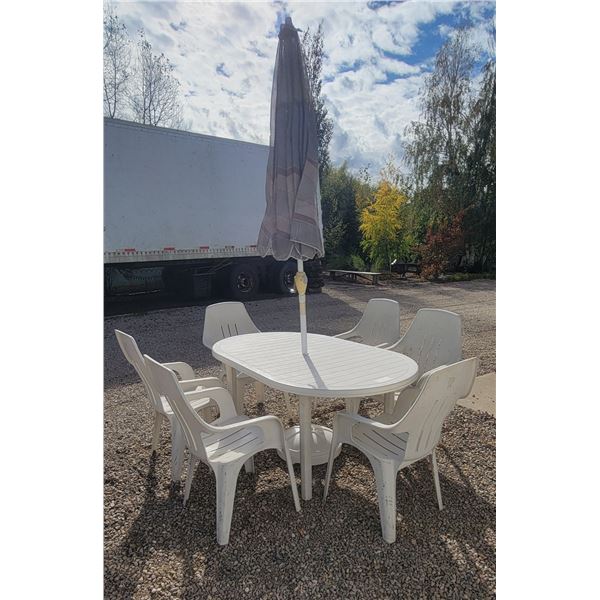 Picnic Table w/ 6 Chairs & Umbrella (52" x W 38" x H 29")