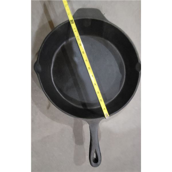 Cast Iron Frying Pan – World Famous (12”)