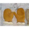 Image 2 : 2 Pairs Seude Mitts   Light Colour is Kodiak