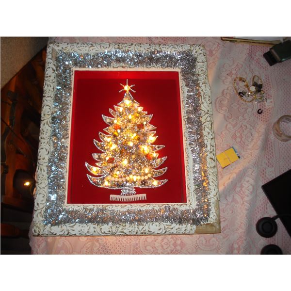 Christmas Decoration  Condition Issues On Frame  See Pics