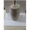 Image 1 : 6-Gal Redwing Butter Churn, One Large Chip
