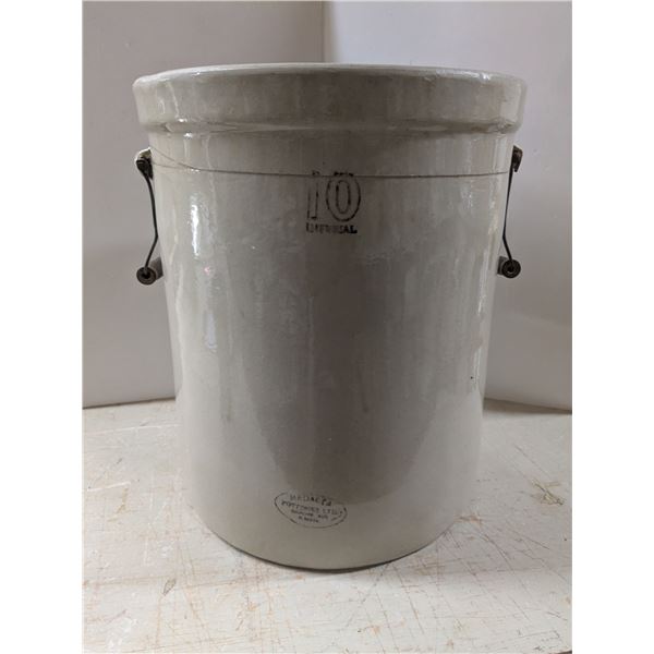 10-Gal Medalta Crock, No Chips or Cracks