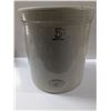 Image 1 : 5-Gal Medalta Crock (very minor crack)