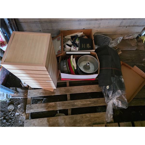 Pallet of misc items- floor mats